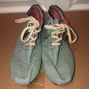 Women’s TOMS